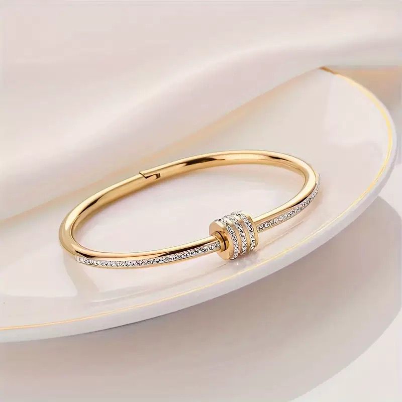 Signature Pavé Rolling Cuff-1